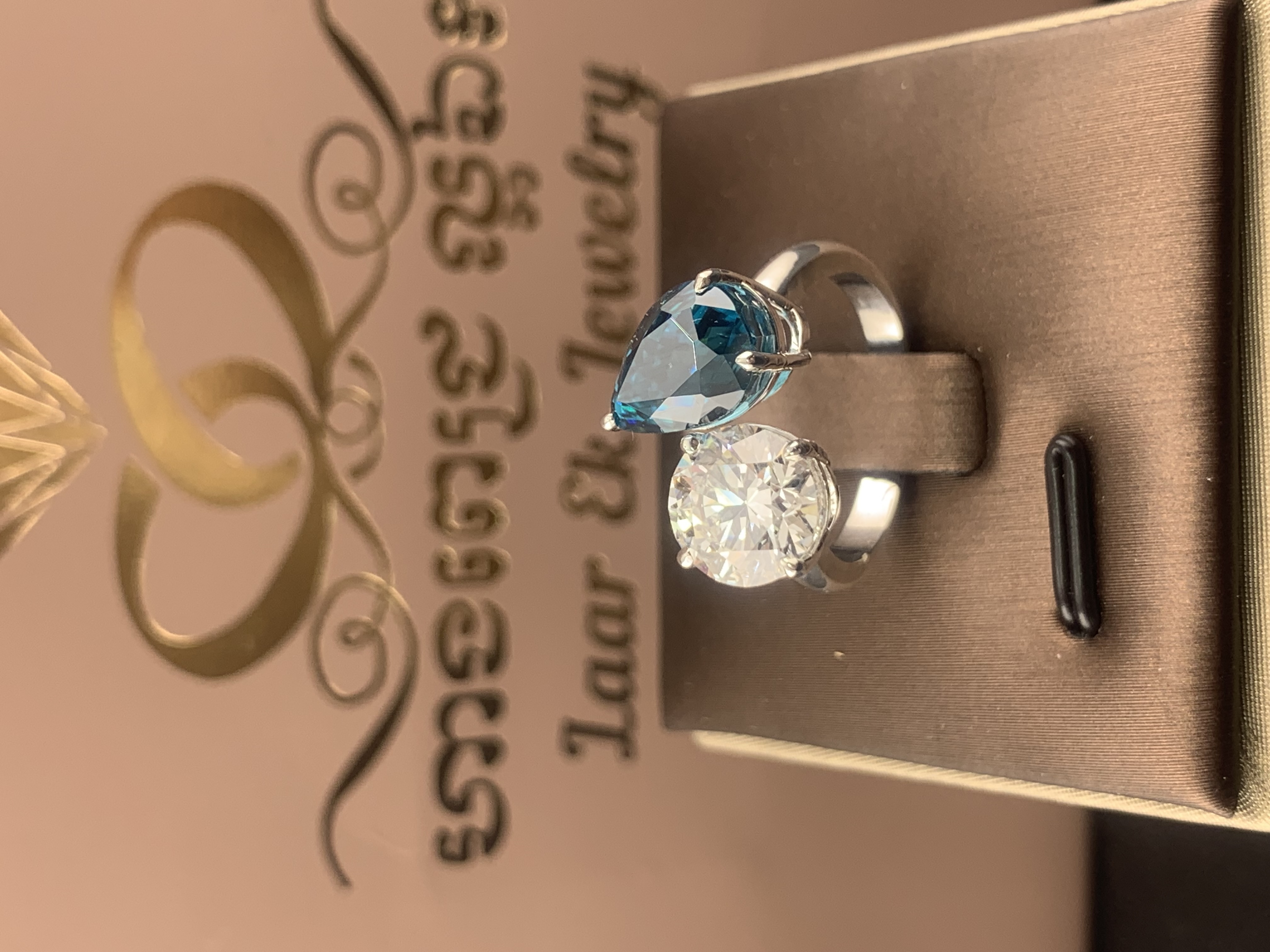 Yelkasidagi tatuirovkali qoramagiz